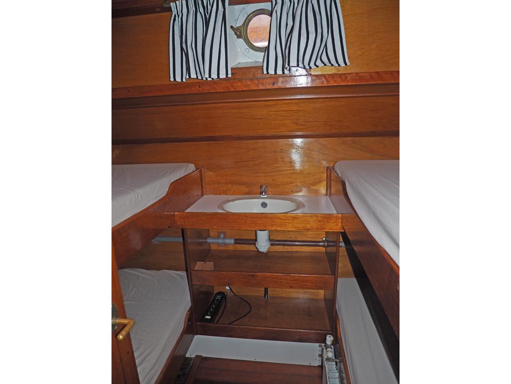 Cabin en avant, H&eacute;bergements